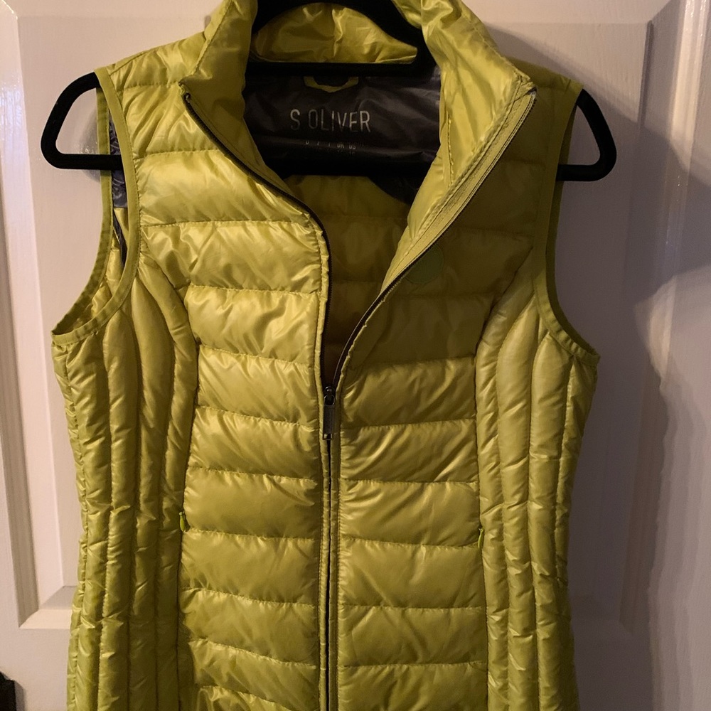 Women’s bright green S. Oliver size 10